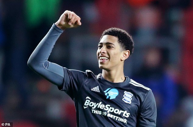 拉塞尔发ins祝贺诺里斯F1阿布扎比站夺冠