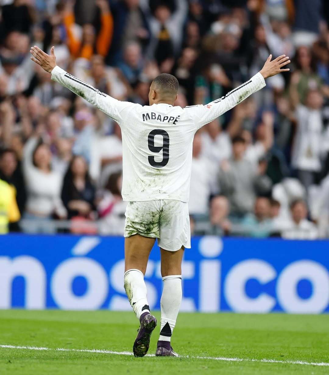 22／23赛季以来顶级前锋越位数：哈兰德仅18次，C罗143次