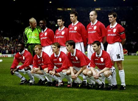 申京隔扣颜射亚当斯，后者按头锁喉遭申京“挑衅”：就扣你这混球