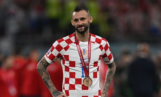 米体：意甲启用高可见度足球，荧光橙配色以往仅用于极端天气