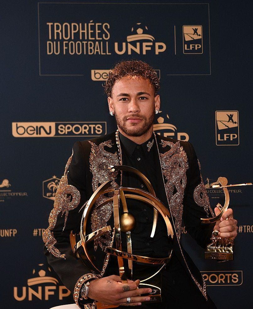 阿斯：费内巴切已与莱万初步接触，提供的一年半合同报价被拒