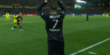 记者：兰克尔-泽擅空手套白狼，找朴志洙要落场球衣而不是换